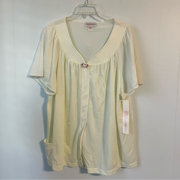 Vintage Women's size 2x‎ Cream Sleepwear Top/bed jacket. New with tags. - Picture 1 of 6